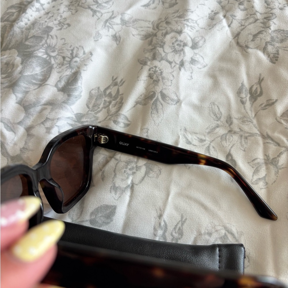 Quay Australia Brown Tortoise Sunglasses - Picture 6 of 9